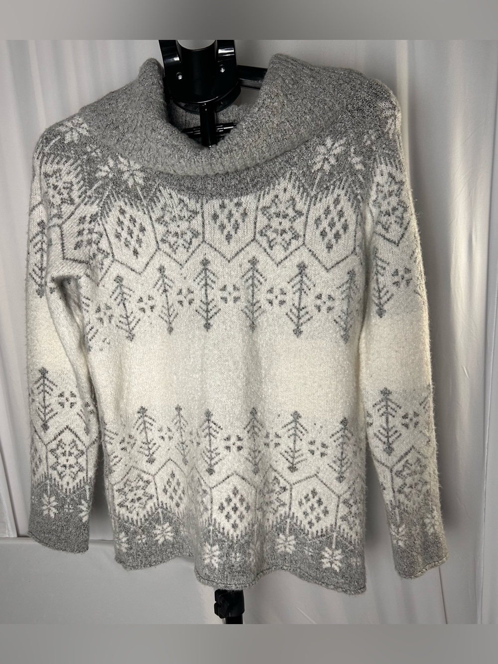new directions Gray & White Cowl-Neck Fair Isle Sweater